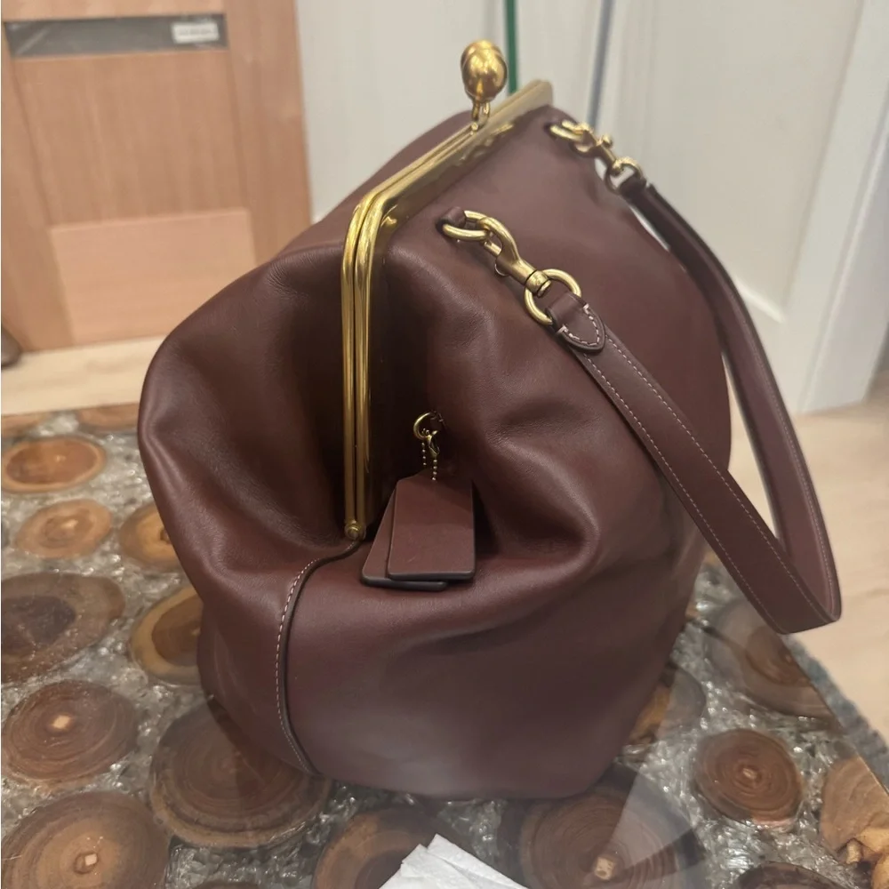 Coach kisslock dark brown with coach create pins - Picture 2 of 4